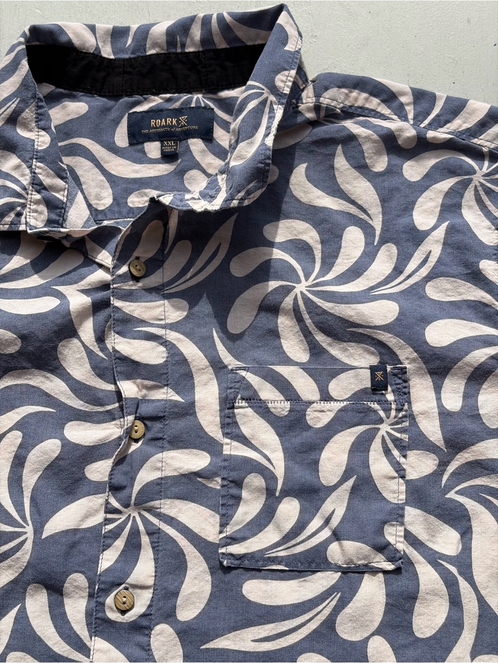 Men's Roark Shirt Multicolor Graphic Print 2XL Surf Beach TIKI Geometric Island - Picture 2 of 12